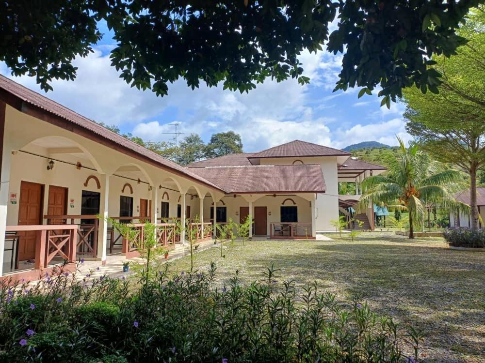 Hotel Lemuni Retreat & Training Centre - Kerling, Selangor Esterno foto