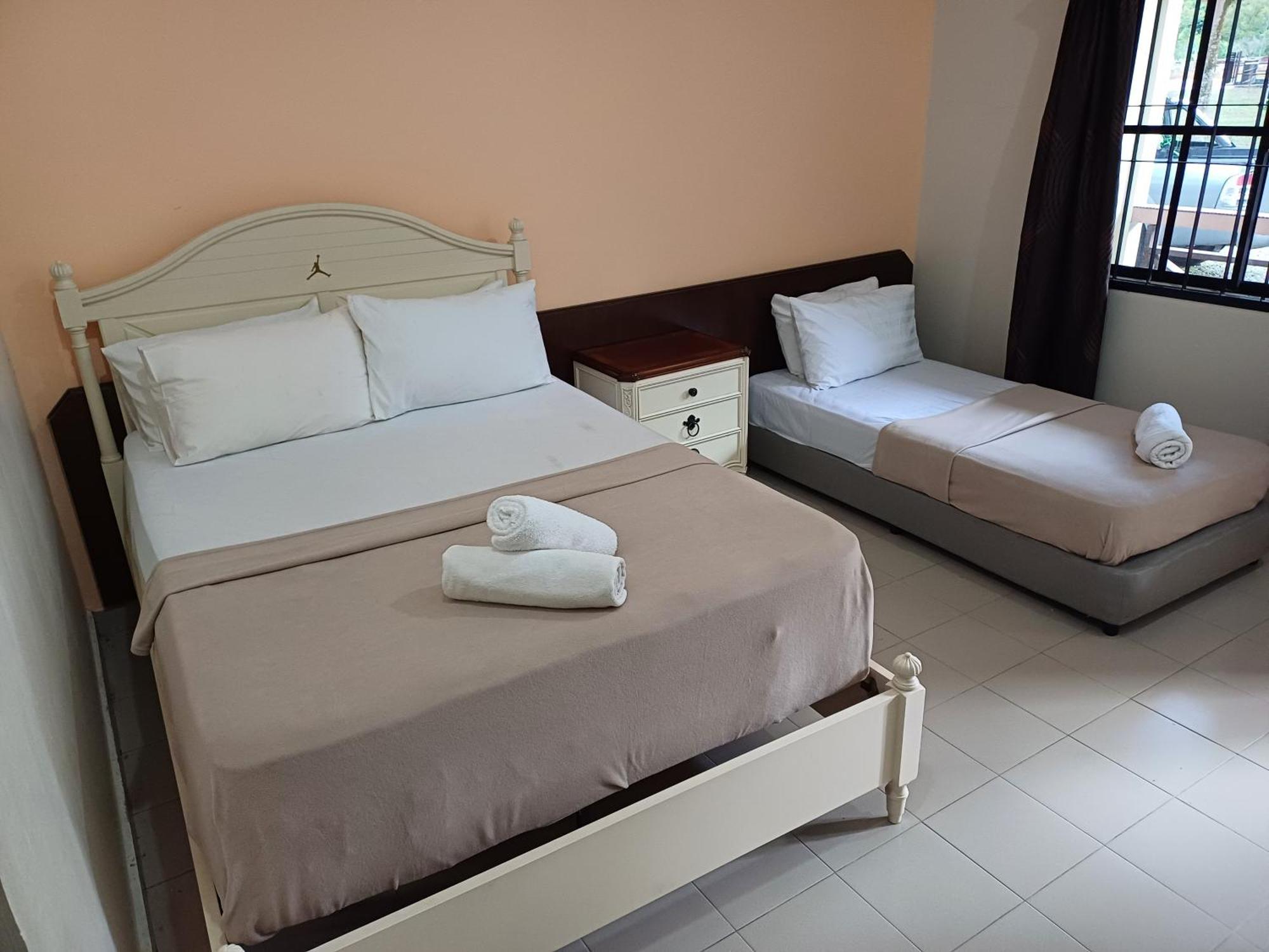 Hotel Lemuni Retreat & Training Centre - Kerling, Selangor Esterno foto